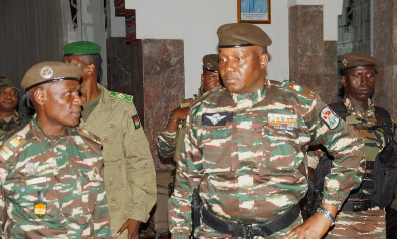 “إفريقيا”-تطالب-جيش-النيجر-بالعودة-للثكنات.-وأوروبا-توقف-الدعم