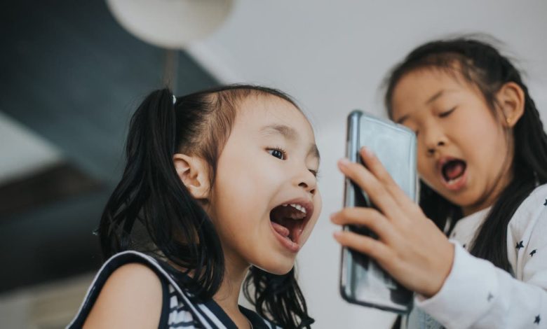 الصين-تسعى-لقصر-استخدام-الأطفال-للهواتف-الذكية-على-ساعتين-يوميا