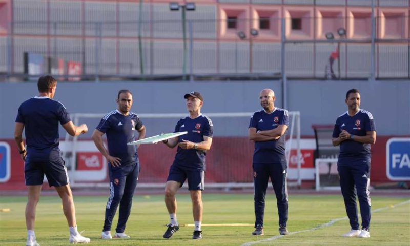 مصدر-من-الأهلي-لـ-في-الجول:-جميع-أعضاء-الجهاز-الفني-والإداري-محل-تقييم.-والتغيير-وارد