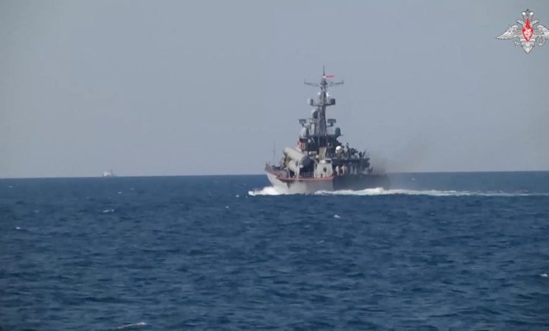 مستشار-زيلينسكي:-سفن-روسيا-بالبحر-الأسود-أهداف-مشروعة