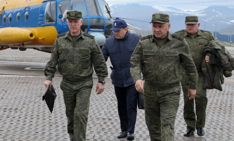 وزير-الدفاع-الروسي-يتفقد-منشآت-عسكرية-في-القطب-الشمالي