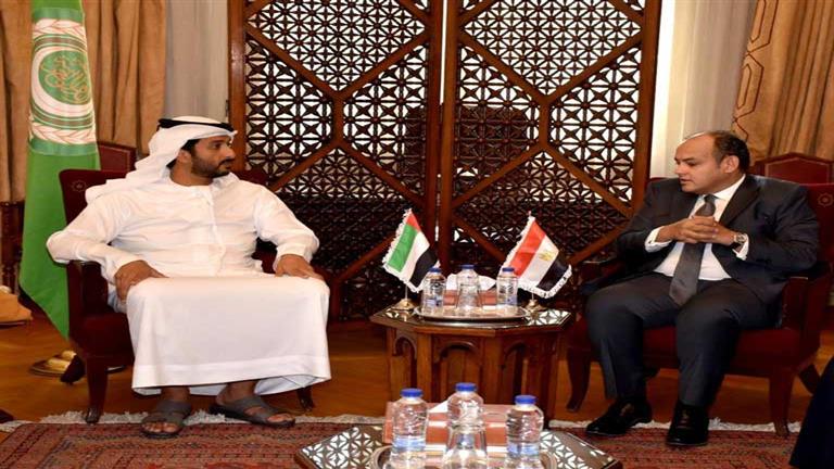 سمير-يبحث-سبل-التعاون-مع-وزيري-الاقتصاد-الإماراتي-والصناعة-اليمني