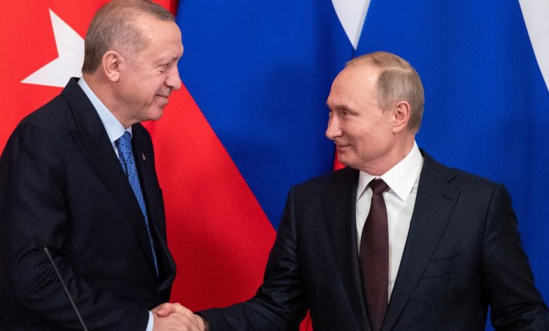بوتين-يبلغ-أردوغان-استعداده-“لإجراء-مباحثات”-بشأن-اتفاقية-الحبوب