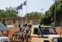 فرنسا-تفضّ-الشراكة-العسكرية-مع-النيجر.-وتبحث-خيارات-لسحب-قواتها