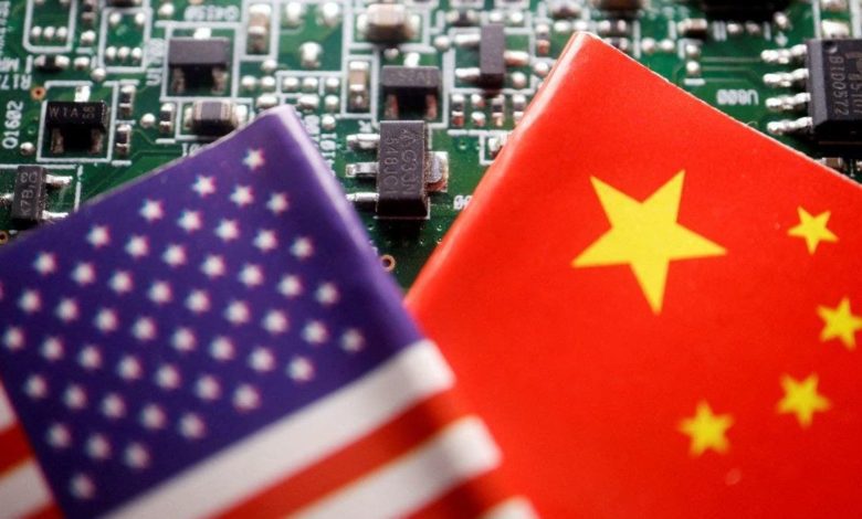 بايدن-يصدر-قيودًا-على-توسع-شركات-الرقائق-الأميركية-في-الصين