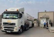 عبور-7-شاحنات-مواد-بترولية-ودخول-196-فلسطينيًا-إلى-غزة